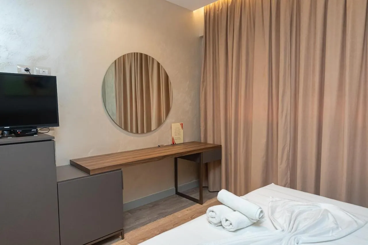 Novus Rooms Vlorë 0*,