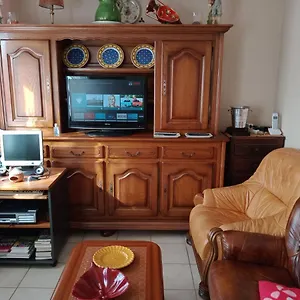 Maison Entière Avec Parking, Garage Et Jardin Hébergement de vacances Montluçon